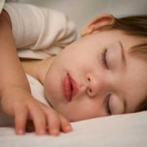 Młodsi uczniowie muszą spać przez co najmniej dziesięć godzin