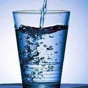 Woda: w jaki sposób i ile pić?